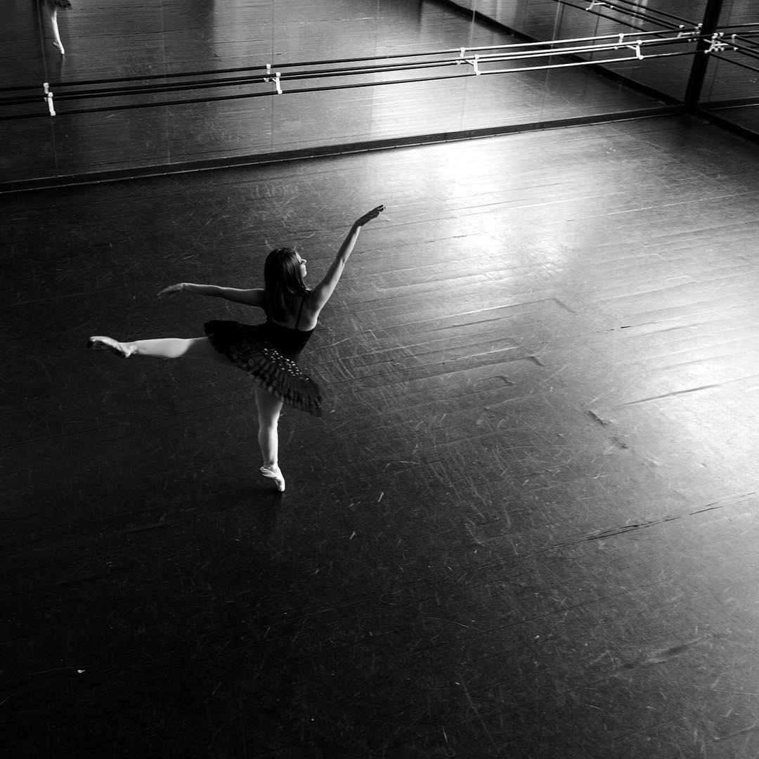 “Bailarinas", projeto autoral com o apoio do, homenageando a mais expressiva e intensa das artes.