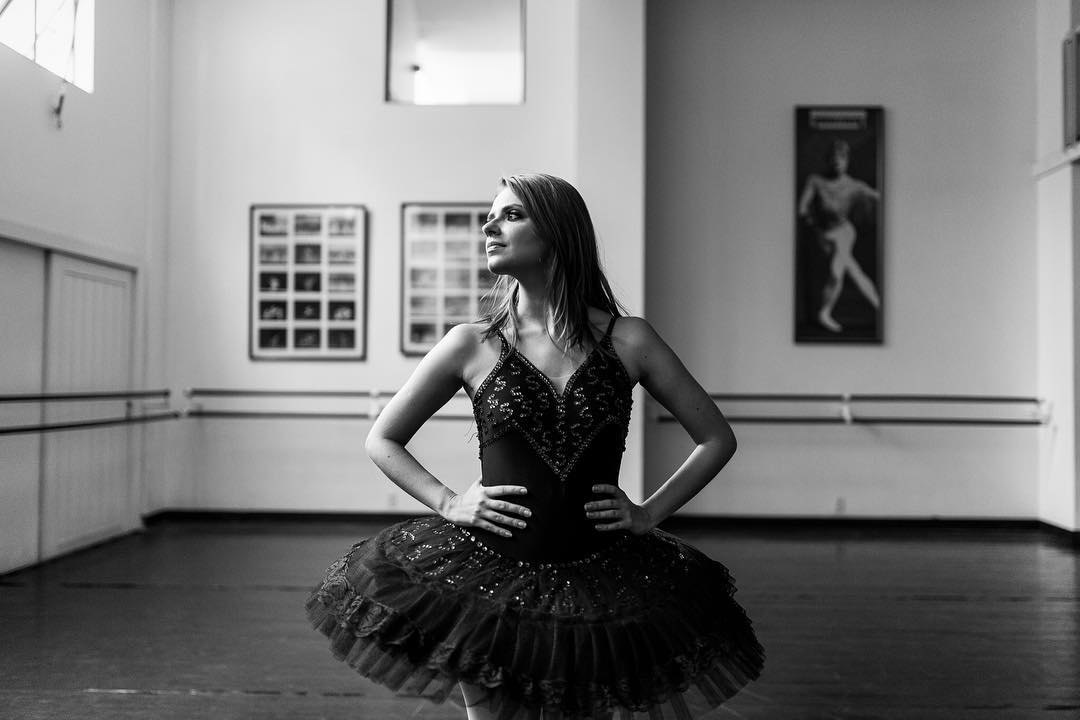 “Bailarinas", projeto autoral com o apoio do, homenageando a mais expressiva e intensa das artes. — # nikon.