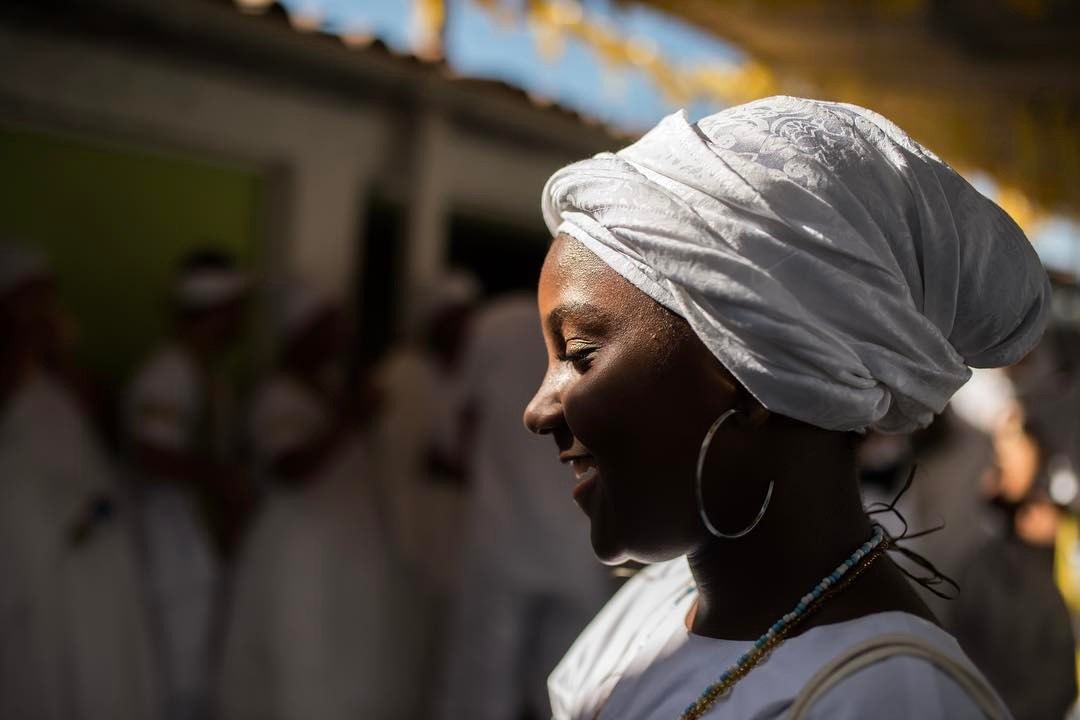 Nicole inicia os festejos de Iemanjá, em Amoreiras, BAHIA.