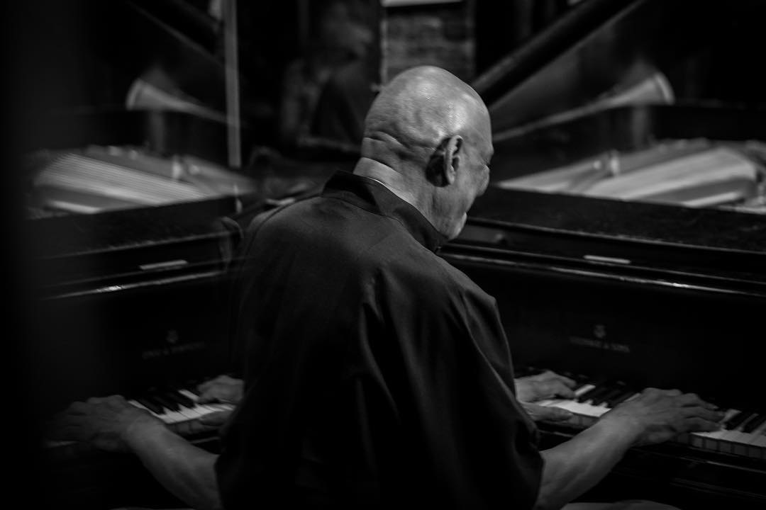 80 anos de jazz e genialidade. at.